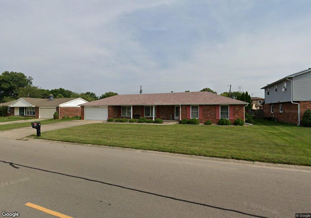 4760 Chapel Dr, Columbus, IN 47203 - photo 1