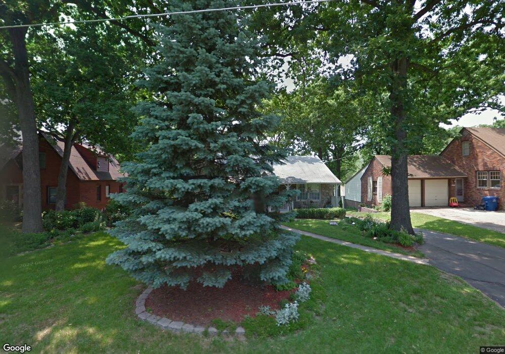 2010 Chautauqua Pkwy, Des Moines, IA 50314 - photo 1