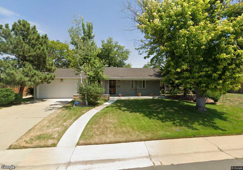 576 Oakland Ct, Aurora, CO 80010 - photo 1