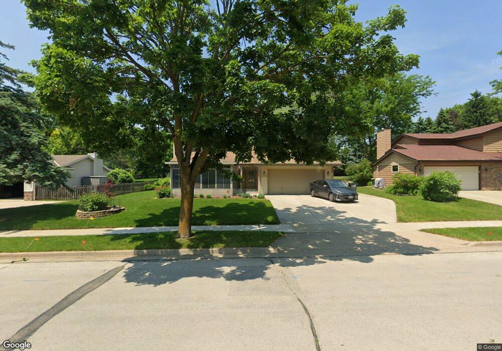 1612 Butler Dr, Waukesha, WI 53186 - photo 1