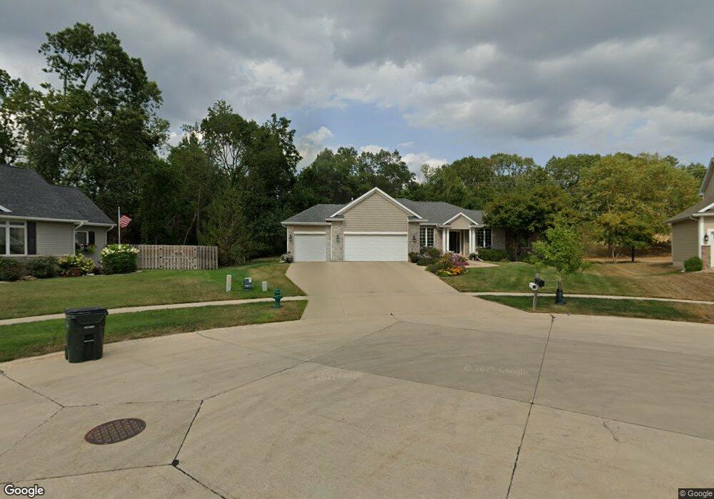 1606 Timber Ct SE, Cedar Rapids, IA 52403 - photo 1