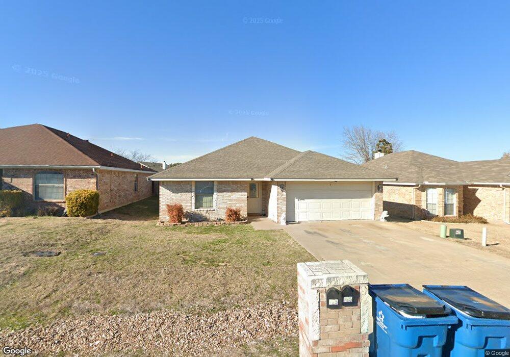 715 Rambling Ct, Granbury, TX 76049 - photo 1