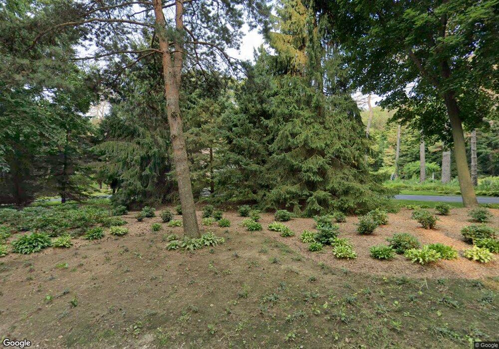 1131 Burnham Rd, Bloomfield Hills, MI 48304 - photo 1