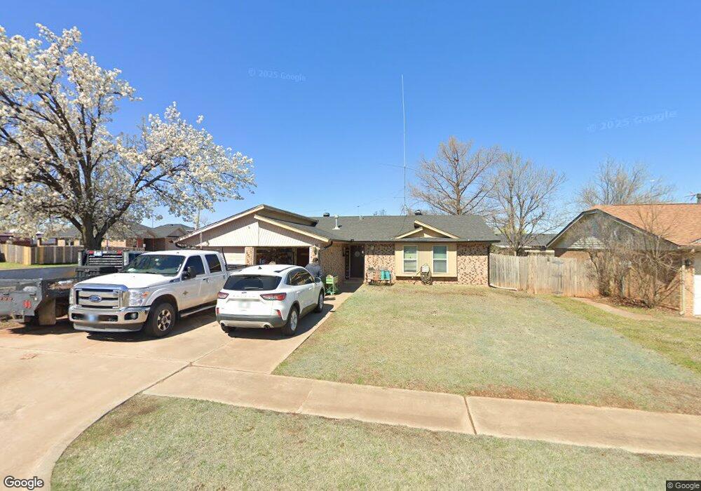 1001 NE 9th St, Moore, OK 73160 - photo 1