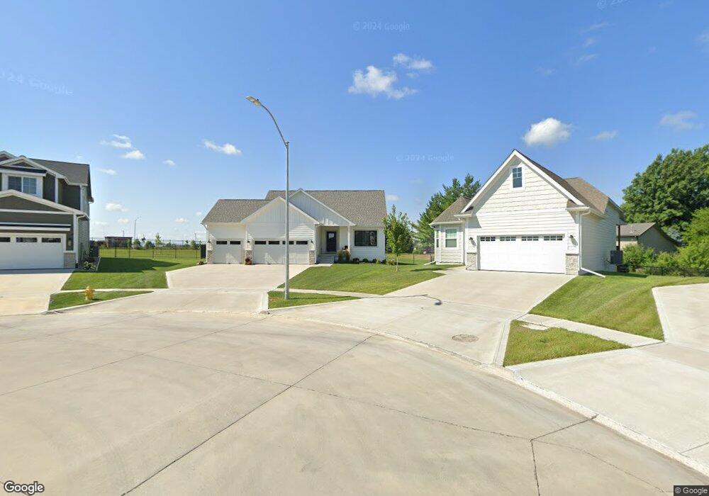 9126 S 91st Ct, West Des Moines, IA 50266 - photo 1