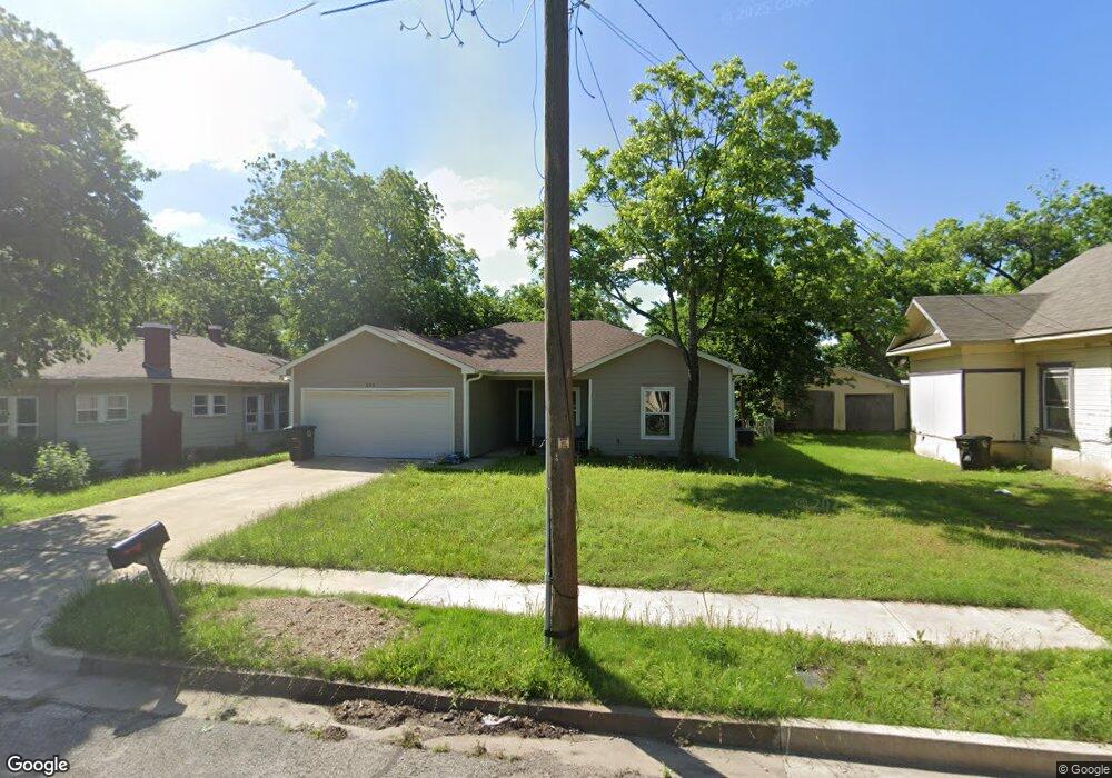 605 Williams Ave, Cleburne, TX 76033 - photo 1