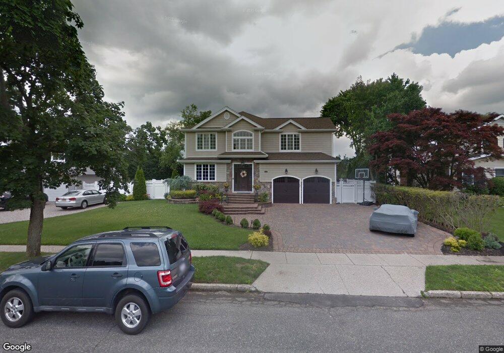 66 Hayrick Ln, ComMacK, NY 11725 - photo 1