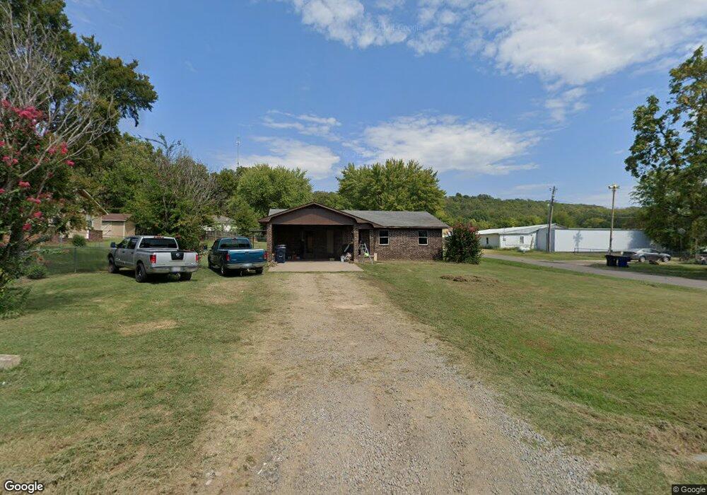 209 Brassfield St, Muldrow, OK 74948 - photo 1