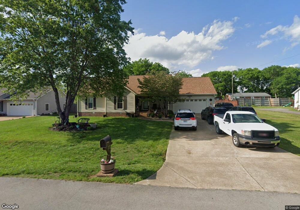 2004 Windsor Dr, Columbia, TN 38401 - photo 1