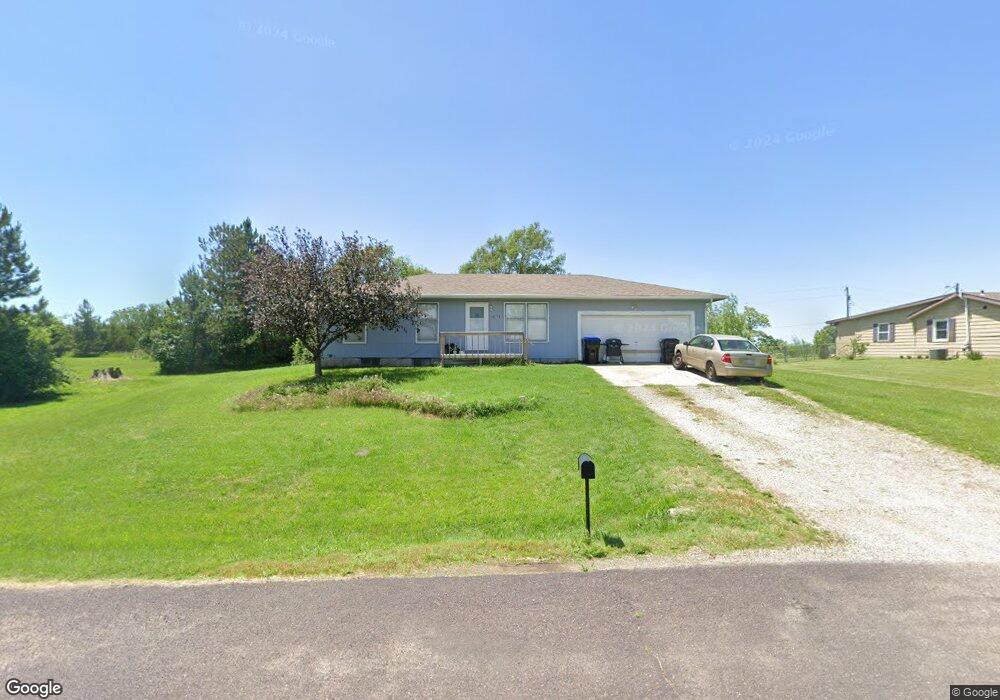 2141 SW Davis Dr, Topeka, KS 66614 - photo 1