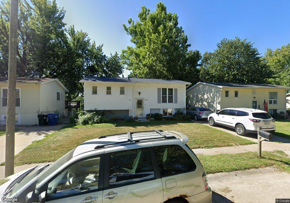 2315 W 59th St, Davenport, IA 52806 - photo 1