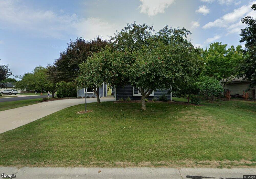 W162N10668 Auburn Ln, Germantown, WI 53022 - photo 1