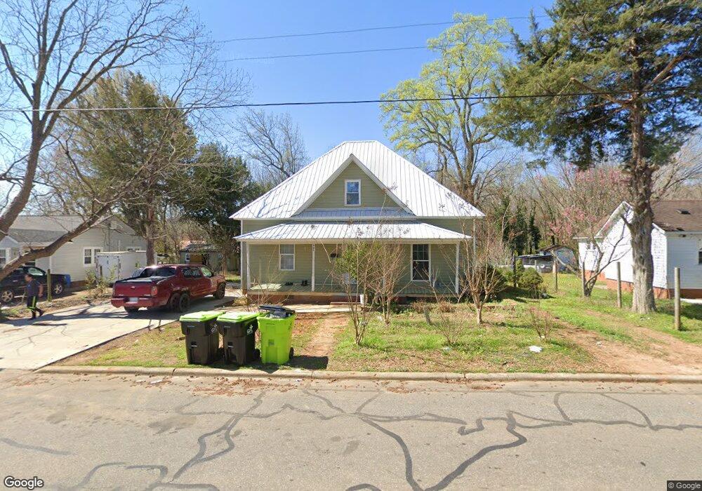 907 N Chatham Ave, Siler City, NC 27344 - photo 1