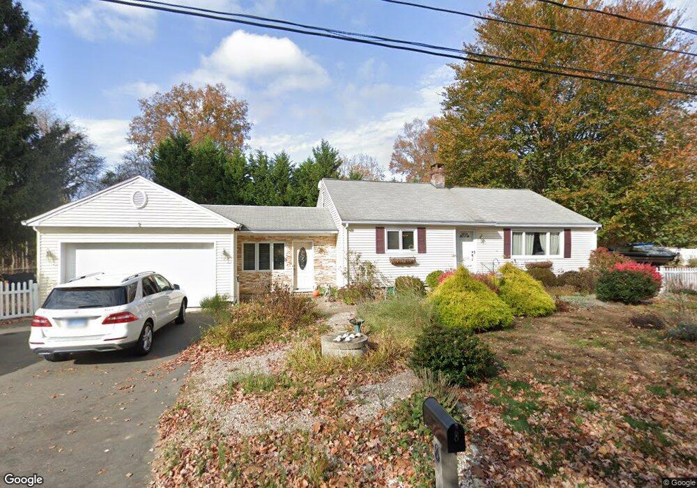 8 Pine Rd, Old Lyme, CT 06371 - photo 1