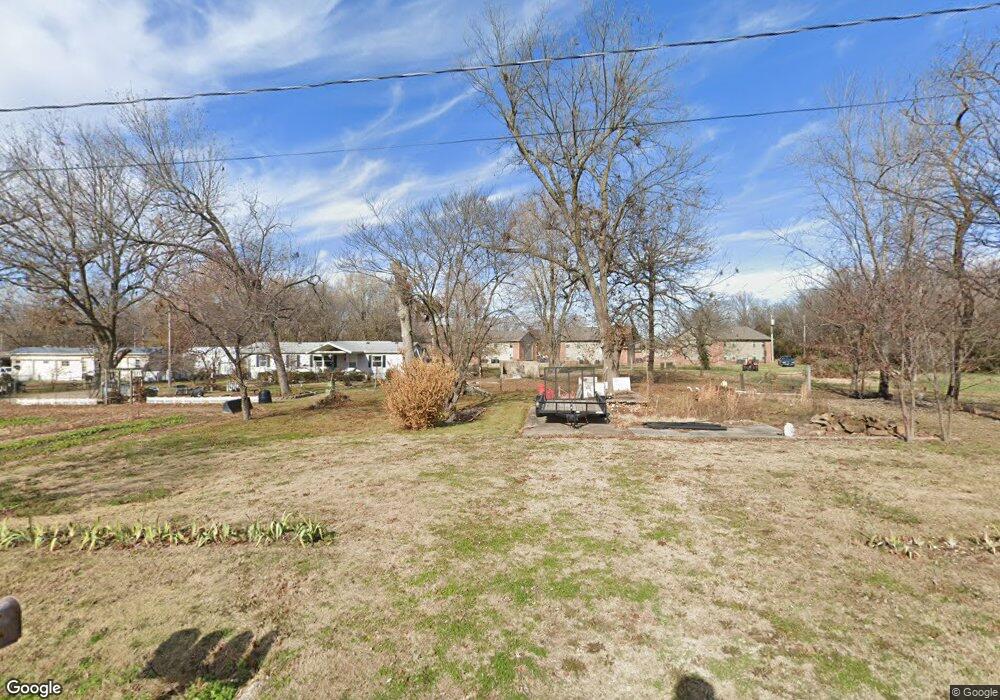 322 E Cherokee St, Westville, OK 74965 - photo 1