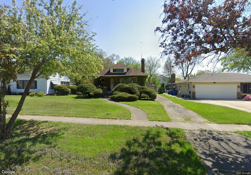 418 E Evergreen St, Wheaton, IL 60187 - photo 1