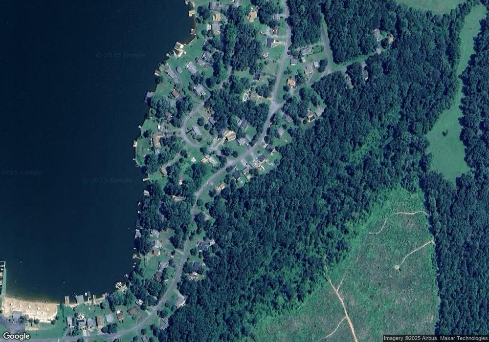 537 S Lakeshore Dr, Louisa, VA 23093 - photo 1