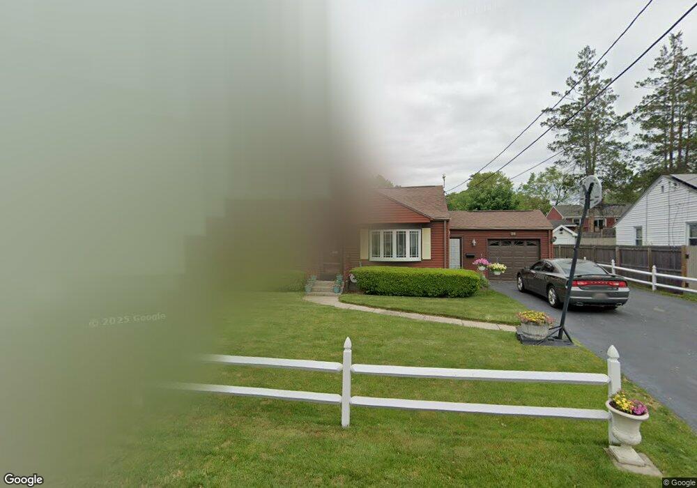 28 Gerald St, Springfield, MA 01109 - photo 1