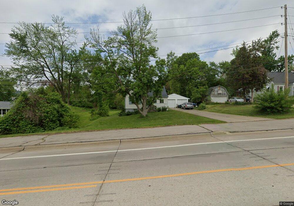 3124 Bowling St SW, Cedar Rapids, IA 52404 - photo 1