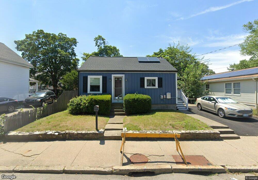 521 Kenyon Ave, Pawtucket, RI 02861 - photo 1