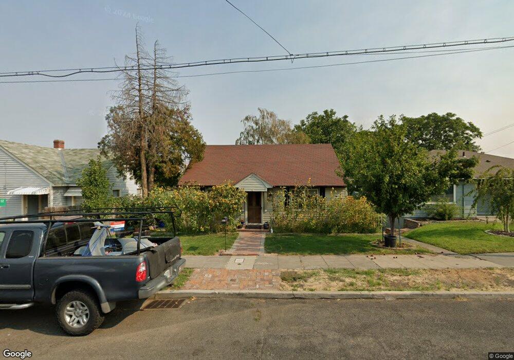 521 E 10th St, the Dalles, OR 97058 - photo 1