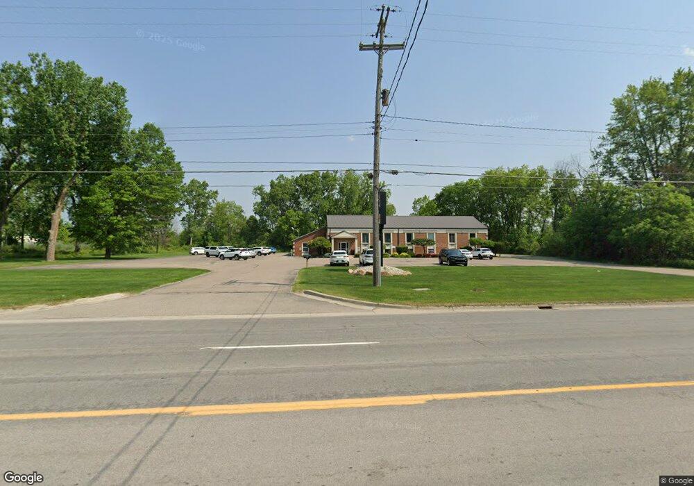 1320 W Hill Rd, Flint, MI 48507 - photo 1