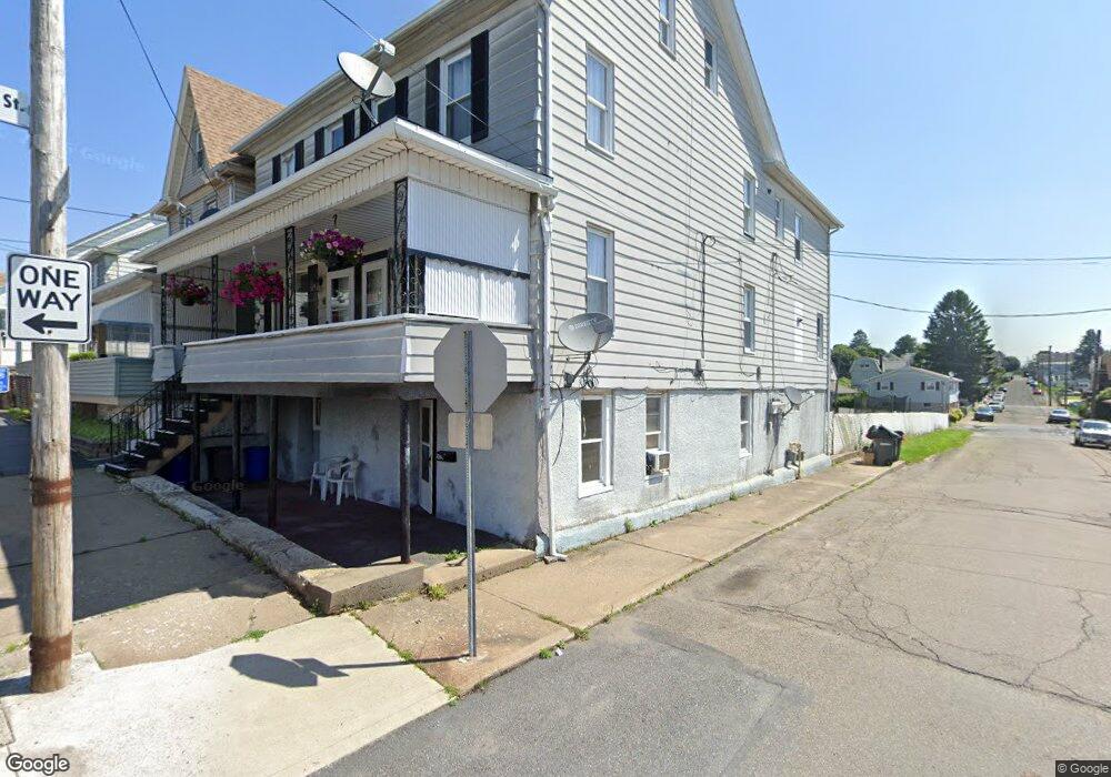 561 Hayes St, Hazleton, PA 18201 - photo 1