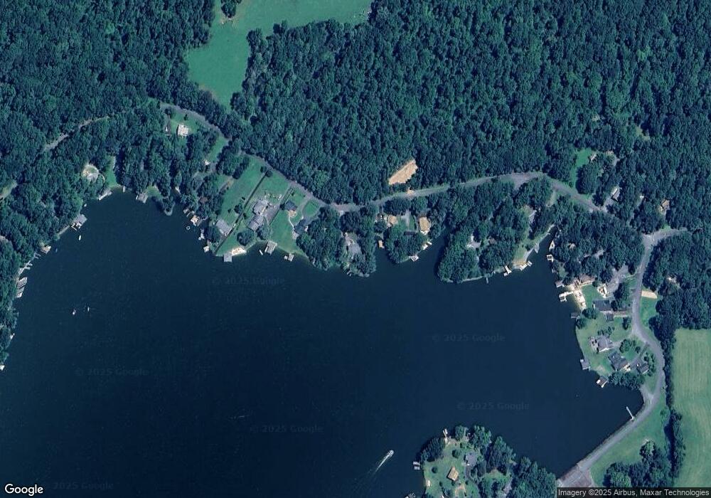 265 N Lakeshore Dr, Louisa, VA 23093 - photo 1