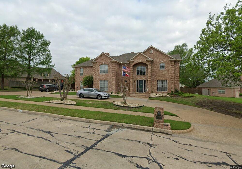 1301 Lakeridge Dr, Ennis, TX 75119 - photo 1