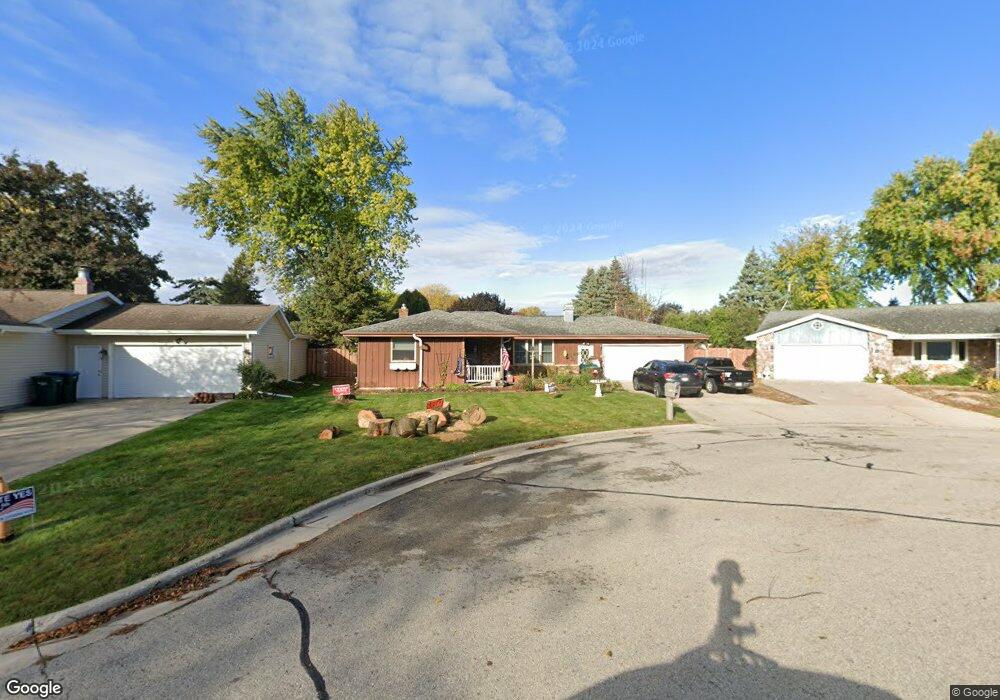 2149 N Connies Ct, Appleton, WI 54914 - photo 1