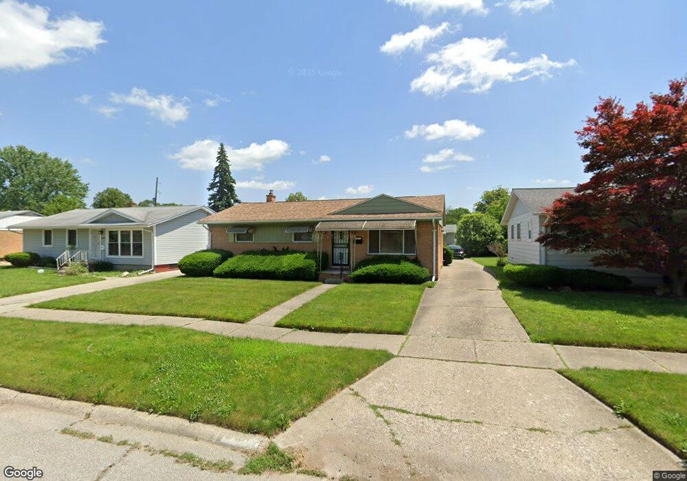 2031 Chelan St, Flint, MI 48503 - photo 1