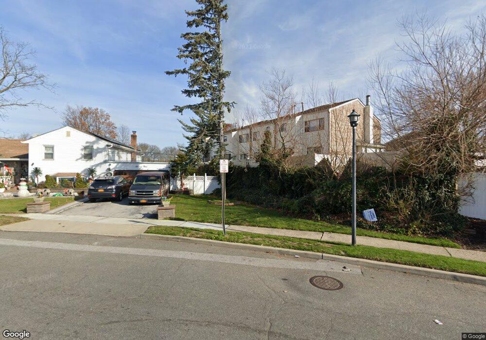 22 Vanderbilt Way, Valley Stream, NY 11581 - photo 1