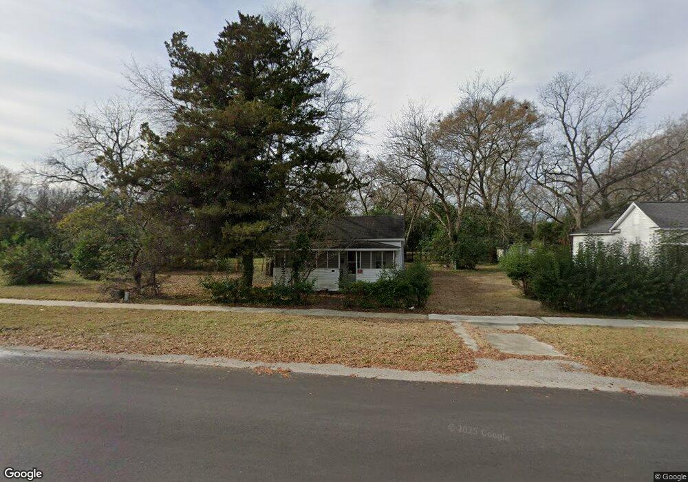 805 Lyttleton St, Camden, SC 29020 - photo 1