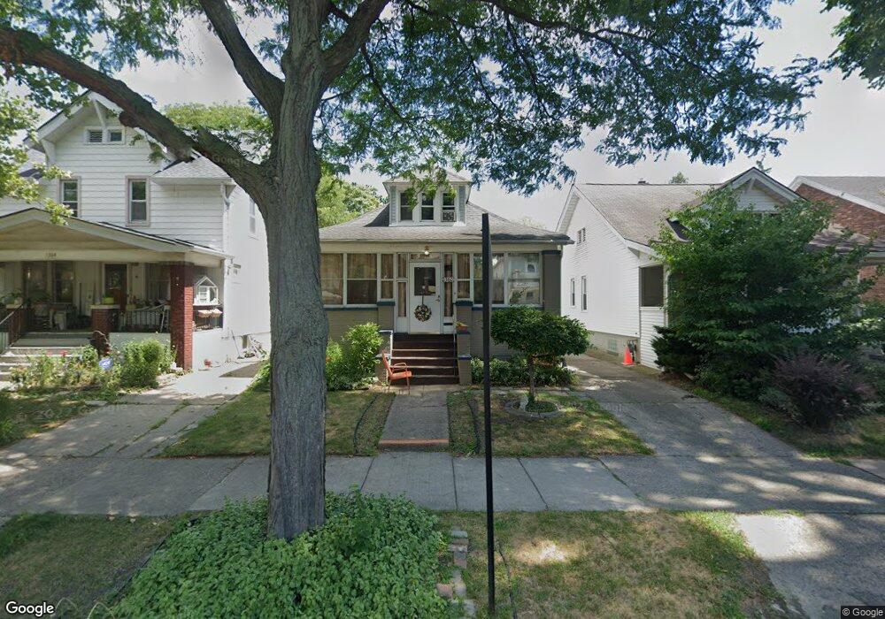 1360 Lakepointe St, Grosse Pointe Park, MI 48230 - photo 1