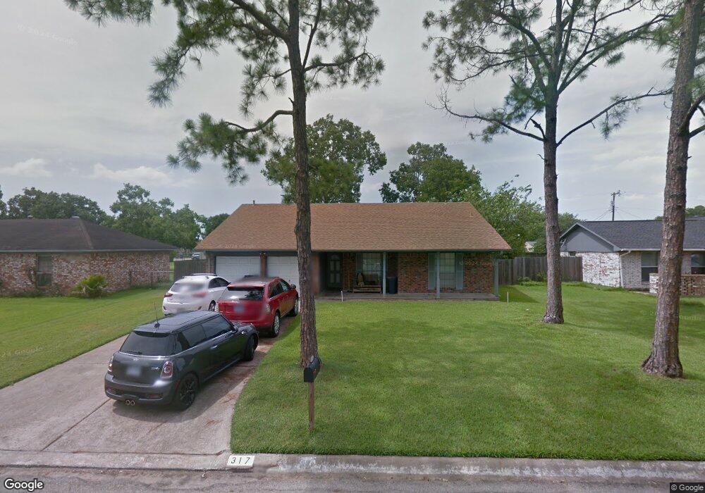 317 Coventry Ln, Alvin, TX 77511 - photo 1