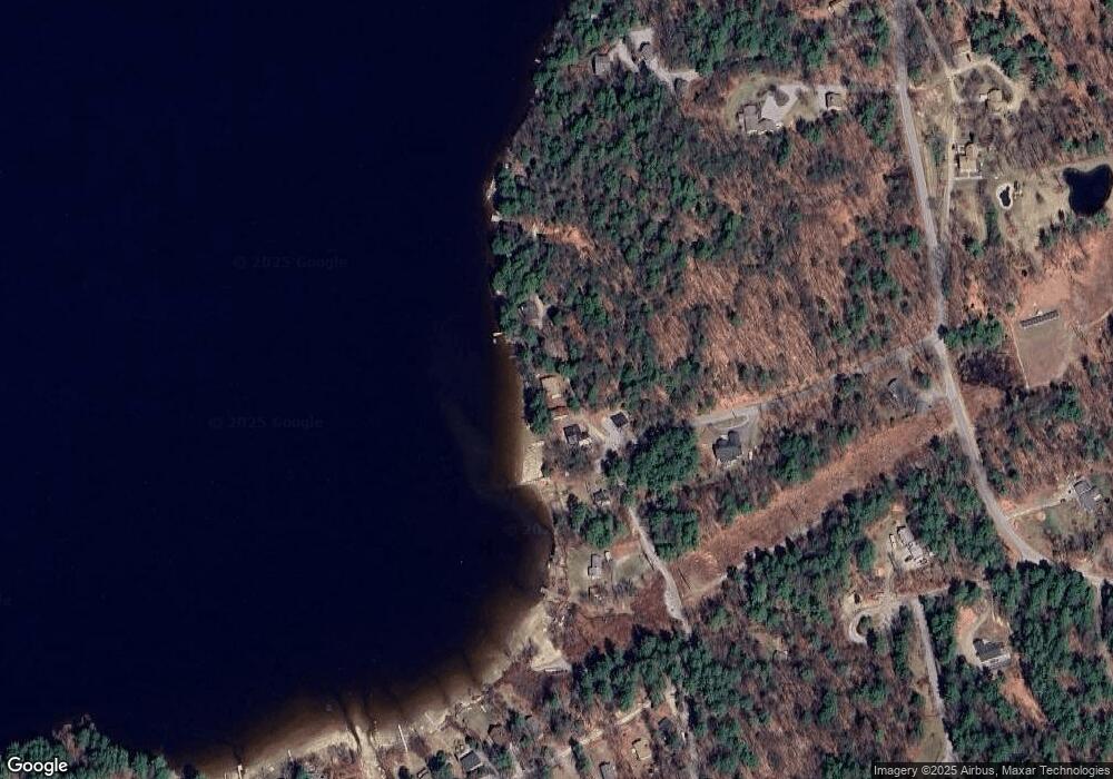 8 Pierce Lake Dr, Hillsborough, NH 03244 - photo 1