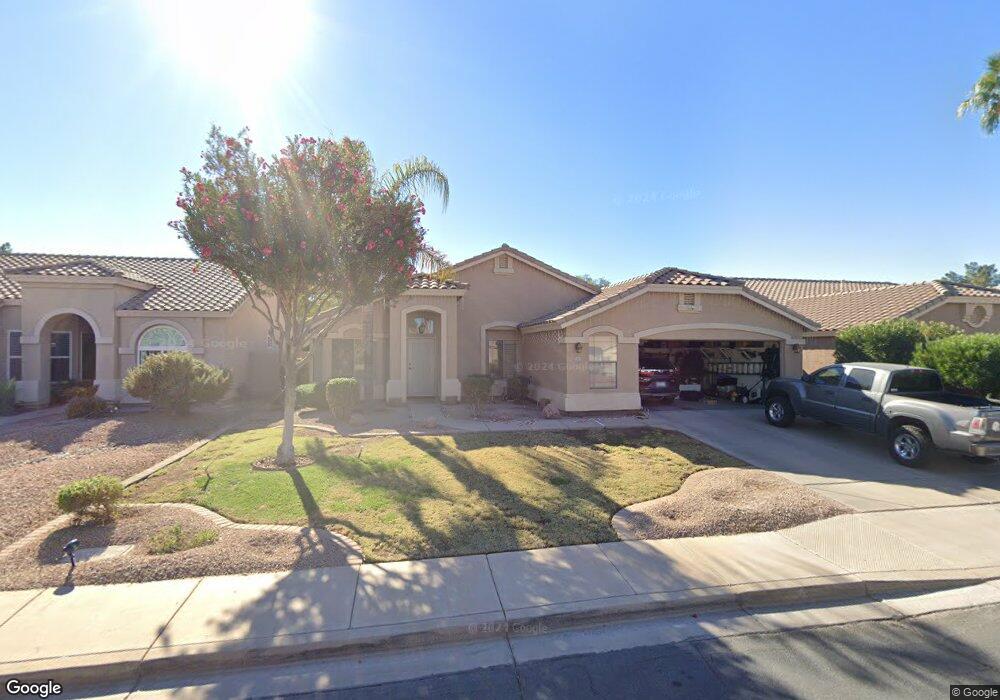 2307 E Robin Ln, Gilbert, AZ 85296 - photo 1