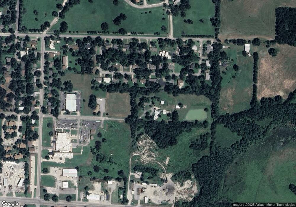 1305 E 6th St, Bonham, TX 75418 - photo 1