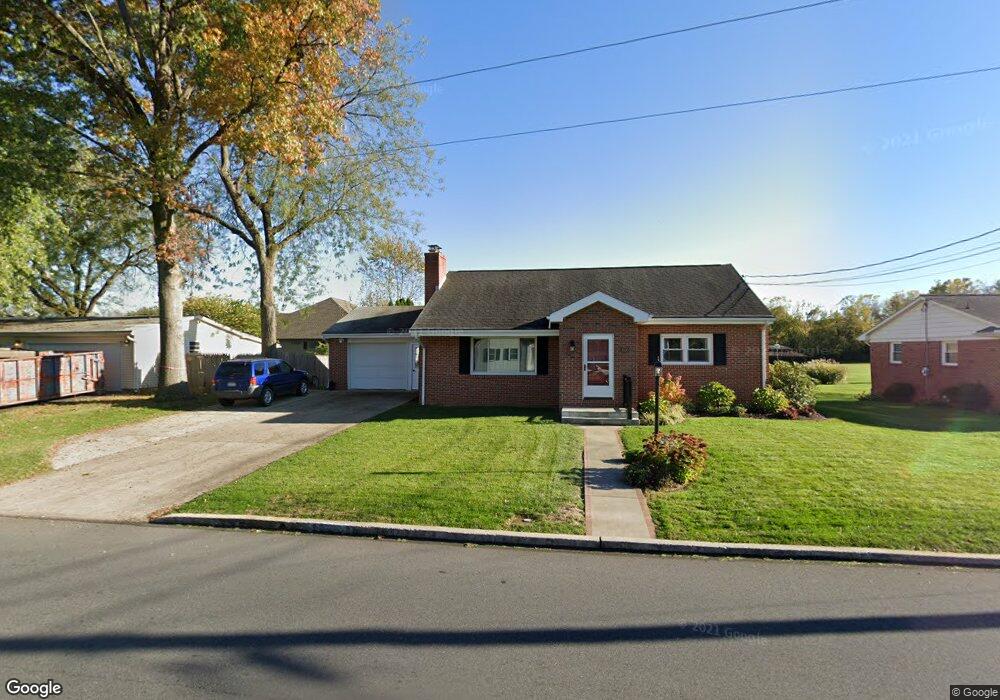 1050 E Maple St, Palmyra, PA 17078 - photo 1