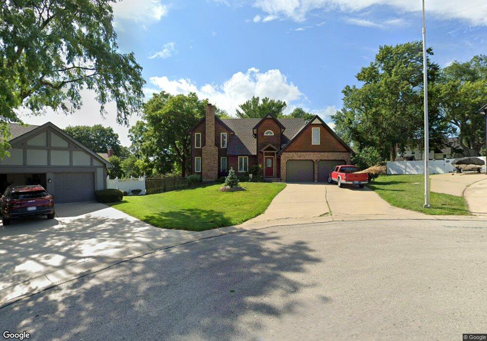 5014 Stearns St, Shawnee, KS 66203 - photo 1