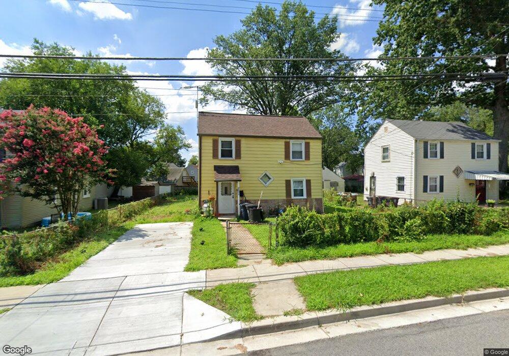 2404 Kent Village Dr, Hyattsville, MD 20785 - photo 1