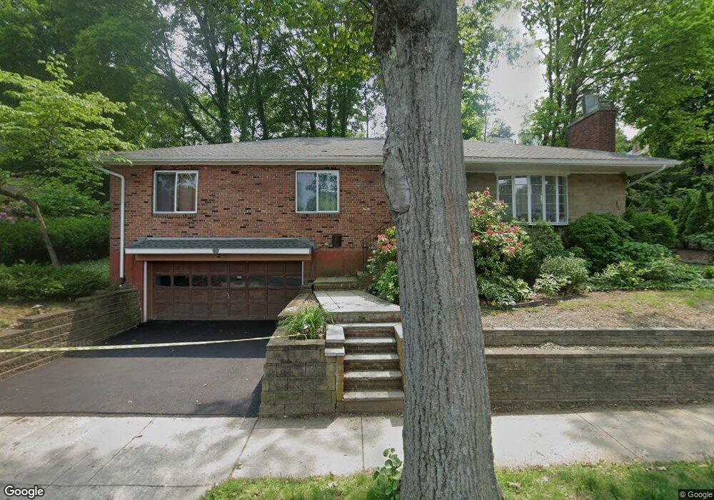 233 Crafts Rd, Chestnut Hill, MA 02467 - photo 1