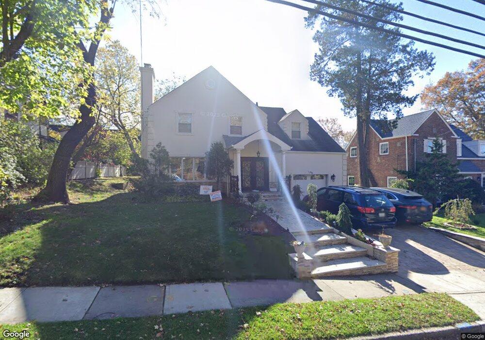 54 Baker Hill Rd, Great Neck, NY 11023 - photo 1