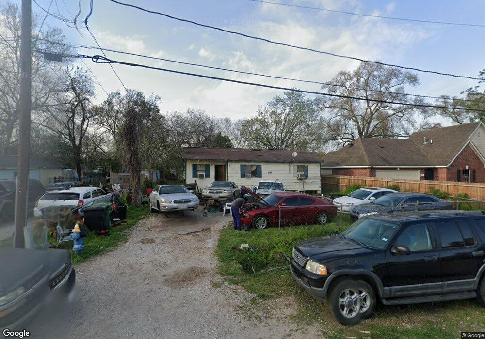 834 Fair St, Houston, TX 77088 - photo 1