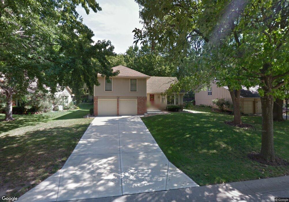 8915 Acuff Ln, Lenexa, KS 66215 - photo 1