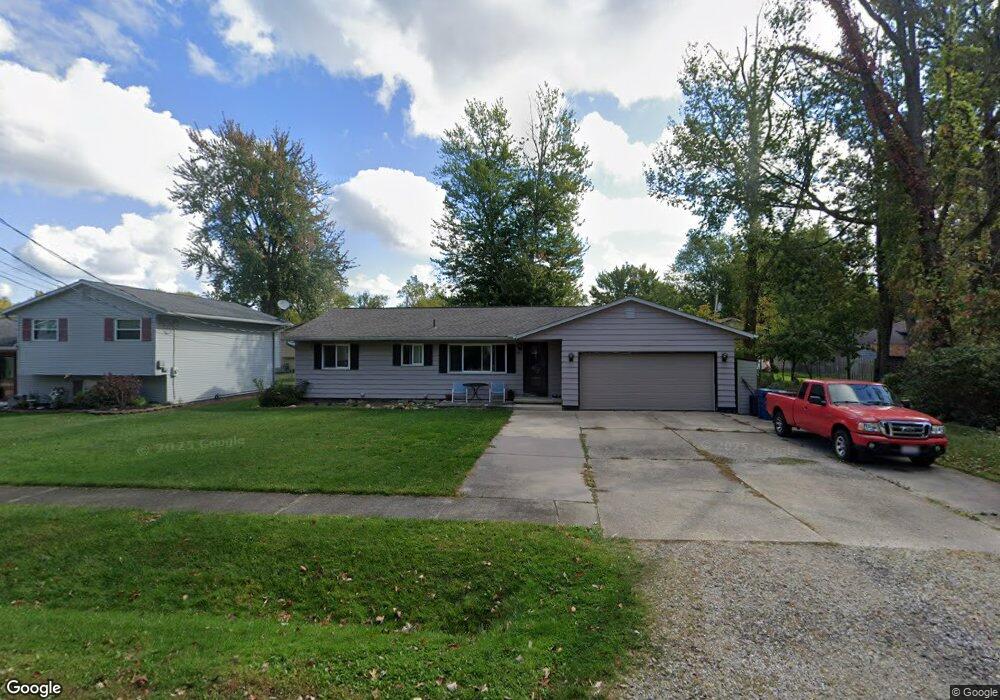 833 Kenilworth Ave, Sheffield Lake, OH 44054 - photo 1