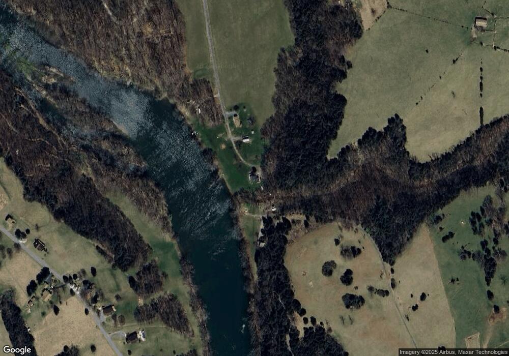 340 Camelot Ct, Luray, VA 22835 - photo 1