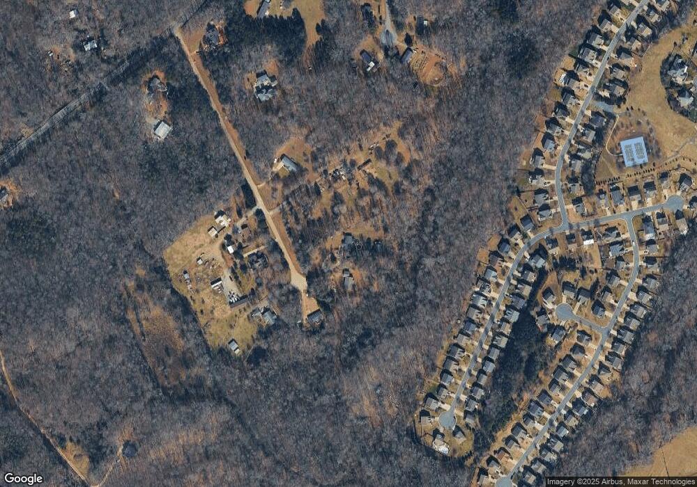 5842 Hidden Oaks Ln, Clover, SC 29710 - photo 1