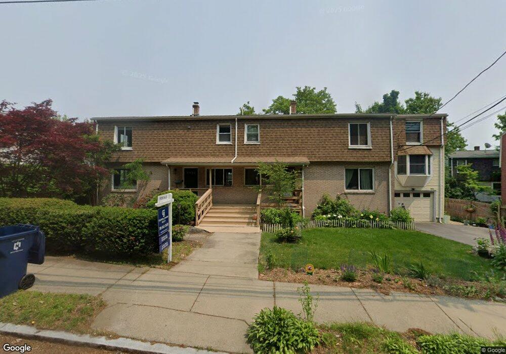 204 Lagrange St, Chestnut Hill, MA 02467 - photo 1