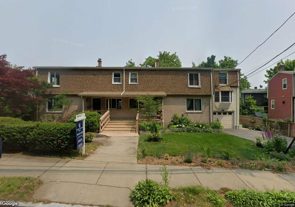 206 Lagrange St, Chestnut Hill, MA 02467 - photo 1